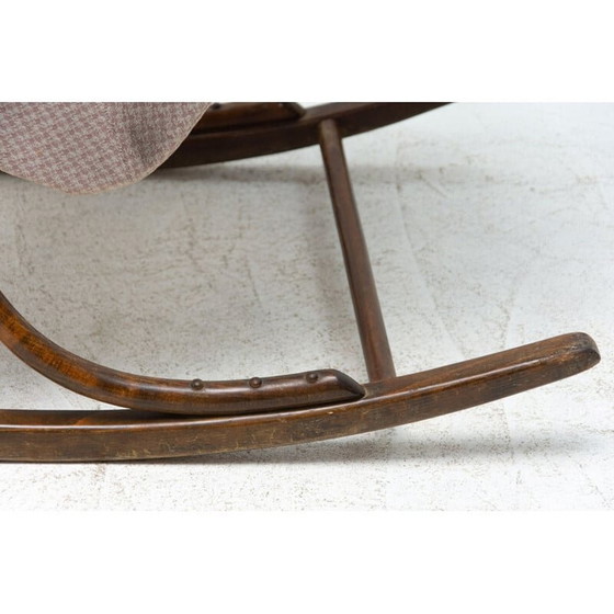Image 1 of Fauteuil à bascule vintage en bois courbé par Ton, Tchécoslovaquie 1960
