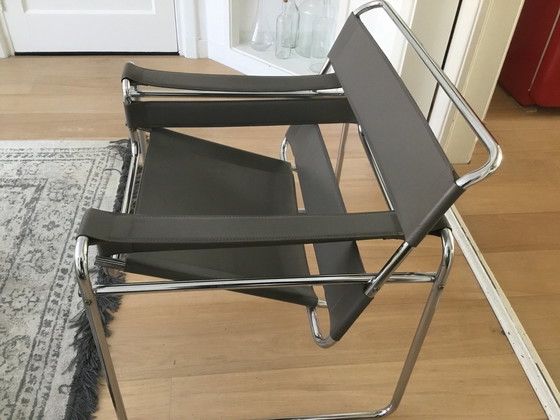 Image 1 of Réplique de la chaise Wassily