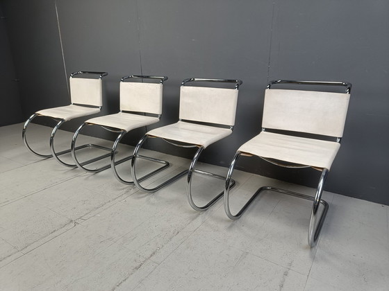 Image 1 of Ensemble de 4 chaises de salle à manger par Mies Van Der Rohe pour Knoll International, 1970S