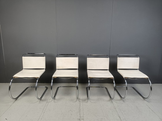 Image 1 of Ensemble de 4 chaises de salle à manger par Mies Van Der Rohe pour Knoll International, 1970S