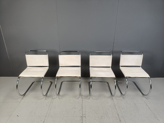 Image 1 of Ensemble de 4 chaises de salle à manger par Mies Van Der Rohe pour Knoll International, 1970S