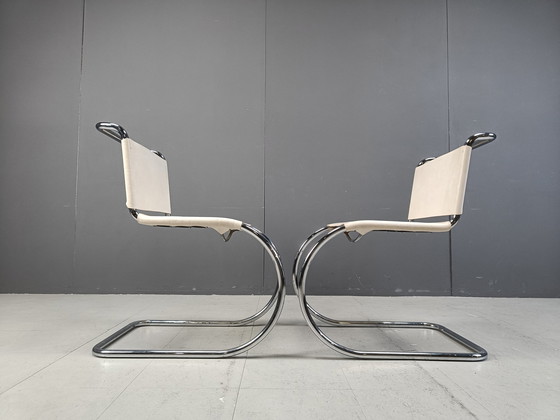 Image 1 of Ensemble de 4 chaises de salle à manger par Mies Van Der Rohe pour Knoll International, 1970S