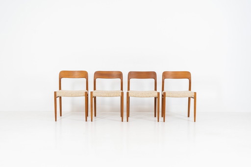 Ensemble de 4 chaises de salle à manger "Model 75" par Niels Otto Møller pour J.L. Møller (Danemark, années 1960).