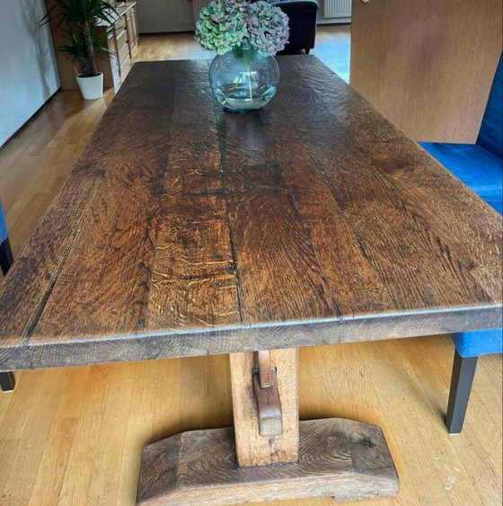 Image 1 of Table à manger en bois massif