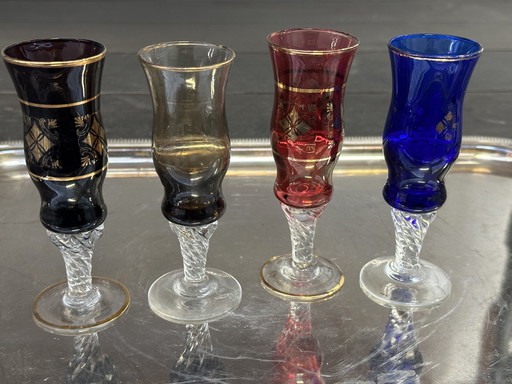 4 Verres Anciens Sur Pieds À Liqueur 