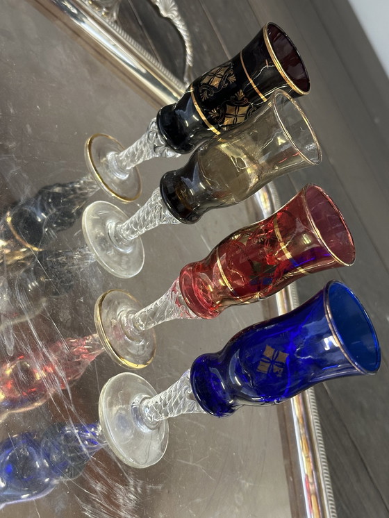 Image 1 of 4 Verres Anciens Sur Pieds À Liqueur 