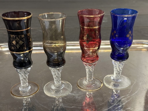 4 Verres Anciens Sur Pieds À Liqueur 