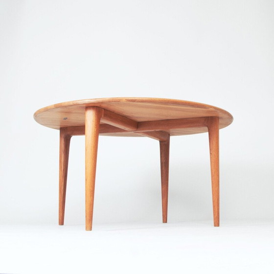 Image 1 of Table basse vintage en bois de chêne par Mikael Laursen, Danemark 1970