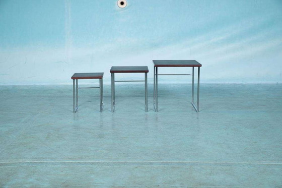 Image 1 of Ensemble de tables d'appoint modernes, tables gigognes vintage