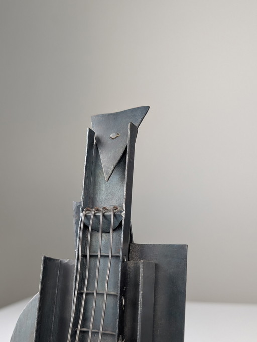 Sculpture cubiste en métal "Guitare de Picasso" signée 20ème siècle