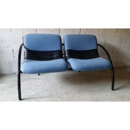 Canapé vintage 2 places en tissu bleu et simili cuir noir - années 1980