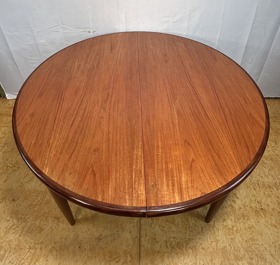 Image 1 of Mid Century Retro Vintage Teak Round Extending Dining Table By Gplan 1960
