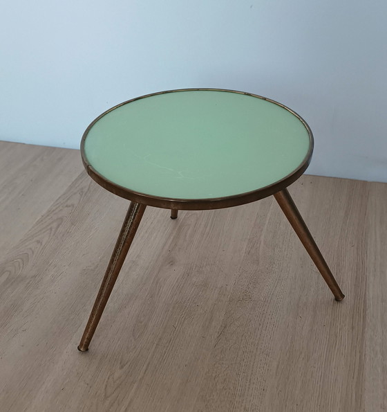 Image 1 of Table d'appoint des années 50