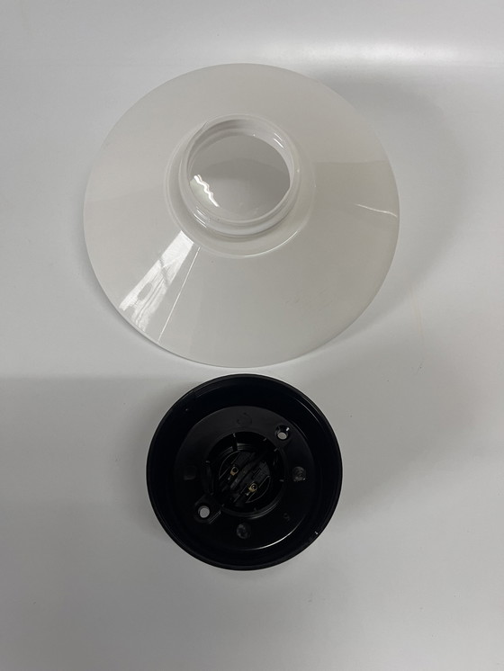 Image 1 of Lampe disque Raak en bakélite avec verre opale Modèle B1410