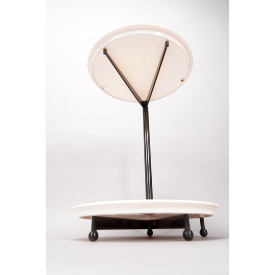 Image 1 of Table d'appoint vintage en métal et plastique par Cassina, Italie 1989