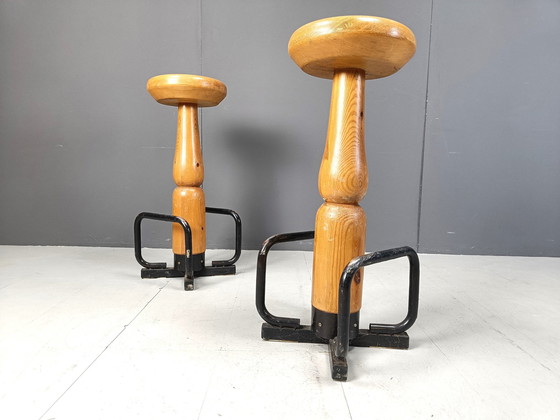 Image 1 of Tabourets de bar brutalistes Mid Century, 1960S - Lot de 7