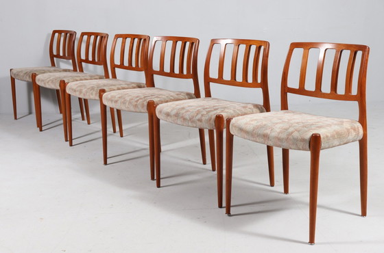 Image 1 of 6 Chaises De Niels Otto Møller, Modèle '83', Teck, Années 1970, Danemark, Onvolut Composé de six chaises de salle à manger