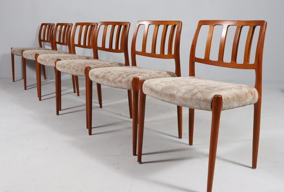 Image 1 of 6 Chaises De Niels Otto Møller, Modèle '83', Teck, Années 1970, Danemark, Onvolut Composé de six chaises de salle à manger