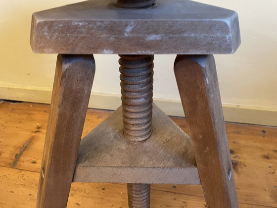 Image 1 of Tabouret pivotant en hêtre français