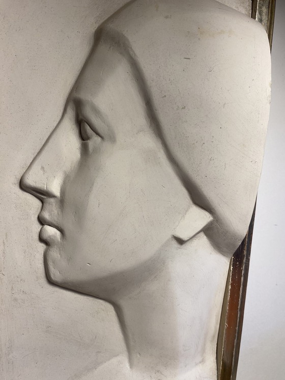 Image 1 of Profil de femme en plâtre