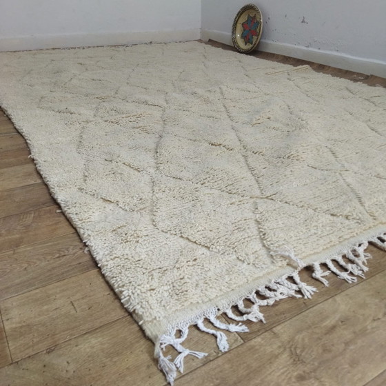 Image 1 of Tapis berbère marocain fait main, blanc, en laine naturelle