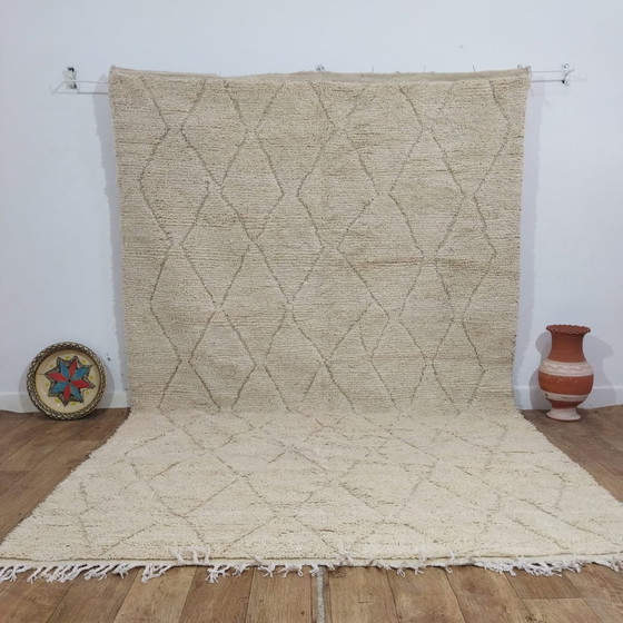 Image 1 of Tapis berbère marocain fait main, blanc, en laine naturelle