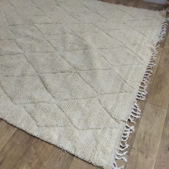 Image 1 of Tapis berbère marocain fait main, blanc, en laine naturelle