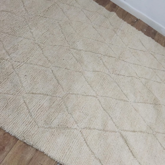 Image 1 of Tapis berbère marocain fait main, blanc, en laine naturelle