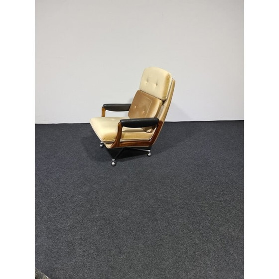 Image 1 of Fauteuil pivotant vintage en velours