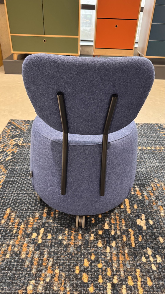 Image 1 of Pouf Frenchy - Un confort élégant sur roues