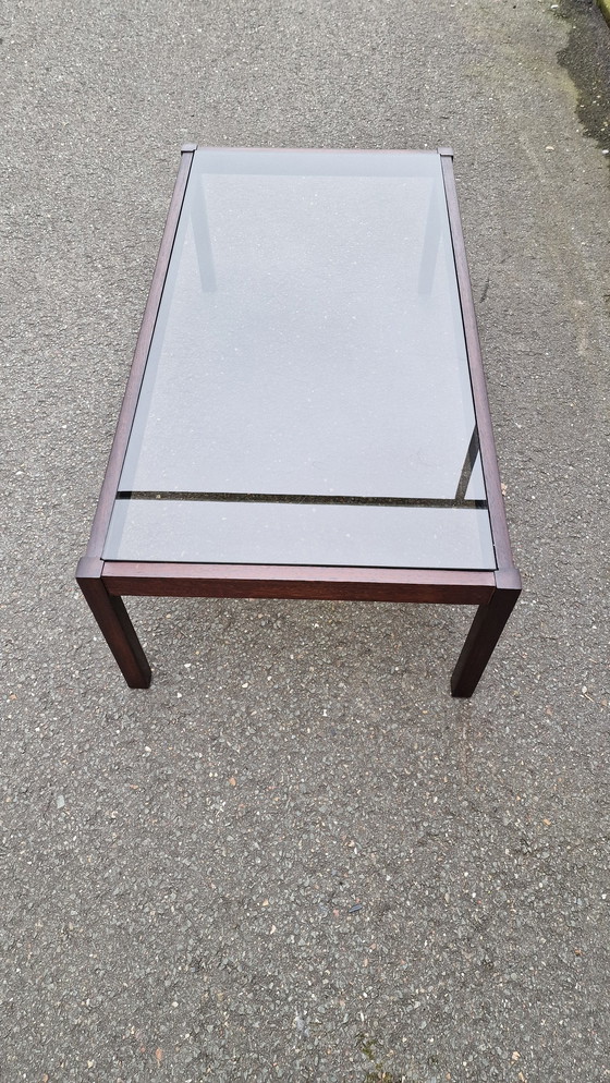 Image 1 of Table basse en verre fumé wengé