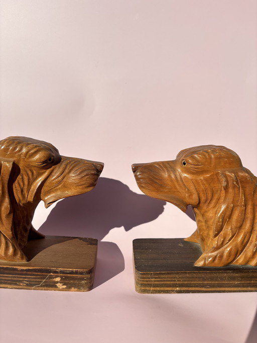 Paire De Serres Livres Sculptés En Bois Signés P.Belys