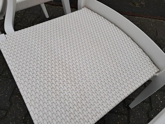 Image 1 of 2 Jouer avec les chaises Dedon de Philppe Starck et Eugeni Quitllet