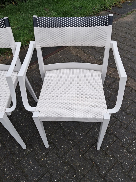 Image 1 of 2 Jouer avec les chaises Dedon de Philppe Starck et Eugeni Quitllet