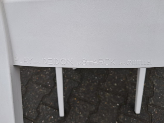 Image 1 of 2 Jouer avec les chaises Dedon de Philppe Starck et Eugeni Quitllet