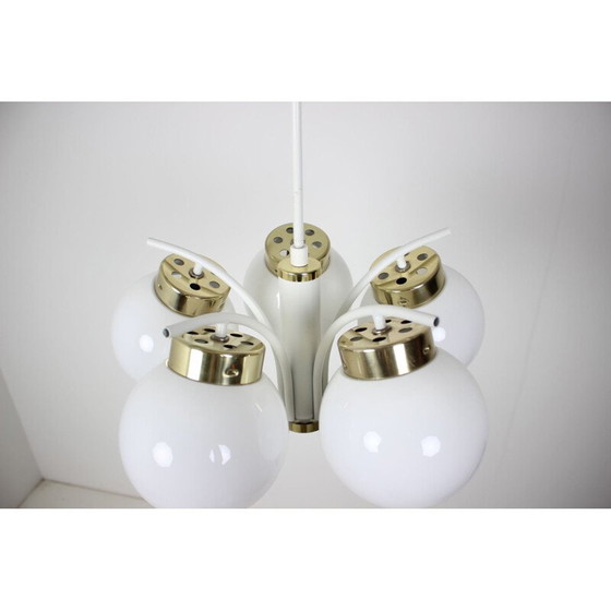 Image 1 of Lustre vintage en laiton et verre, Tchécoslovaquie 1970