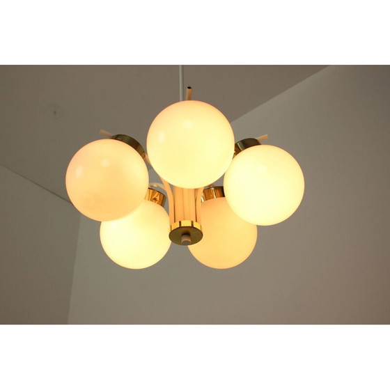 Image 1 of Lustre vintage en laiton et verre, Tchécoslovaquie 1970