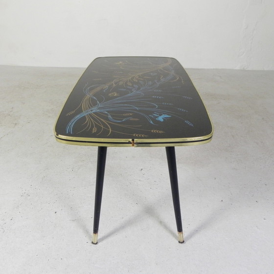 Image 1 of Table basse vintage avec plateau en verre et pieds angulaires, années 1950