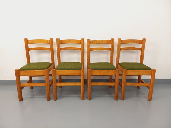 Image 1 of Suite De 4 Chaises Vintage En Pin Et Tissu Bouclette Vert Kaki Des Années 70