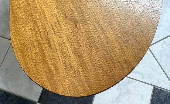 Image 1 of Table en bois en forme de rein 1960S