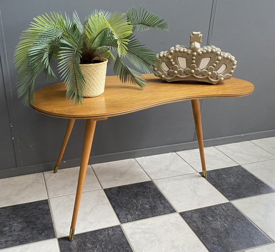 Image 1 of Table en bois en forme de rein 1960S