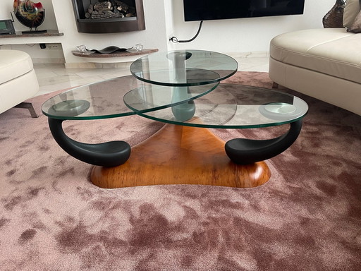 Table basse design de forme organique