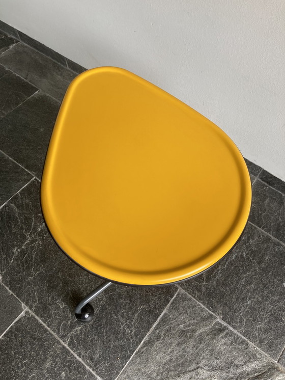 Image 1 of Fauteuil Wink et table d'appoint Kick