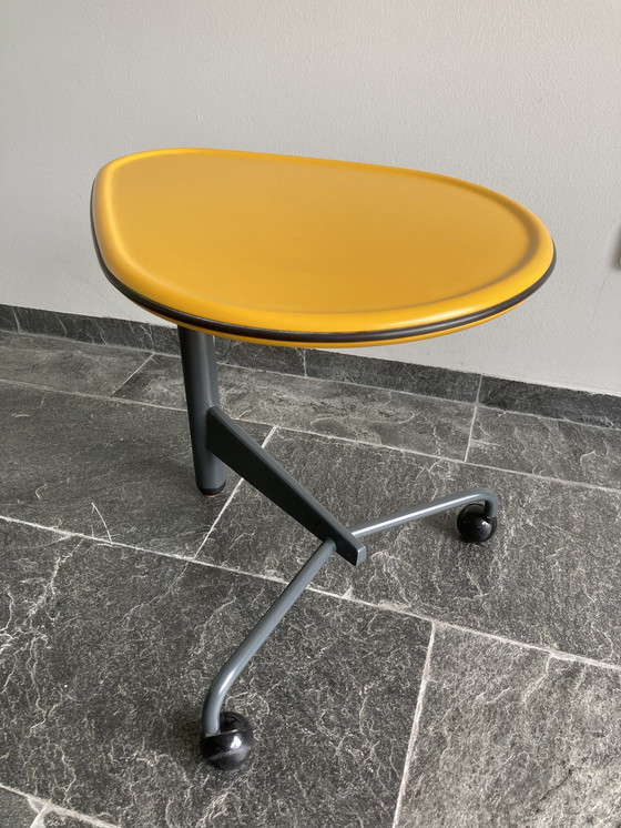 Image 1 of Fauteuil Wink et table d'appoint Kick