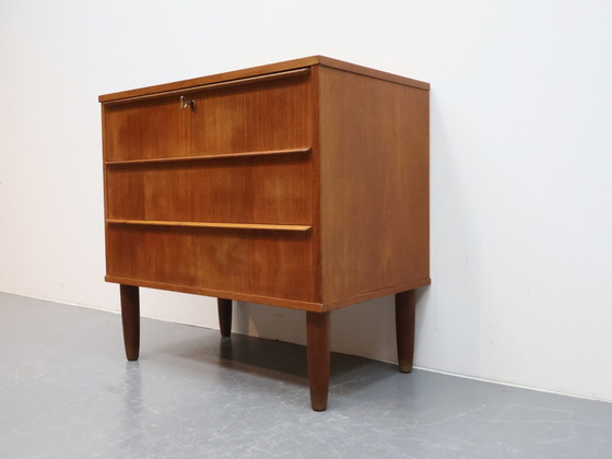 Image 1 of Commode danoise vintage 3 tiroirs Teck