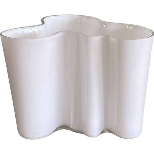 Vase blanc vintage Savoy 3030 par Alvar Aalto pour Iittala, Finlande