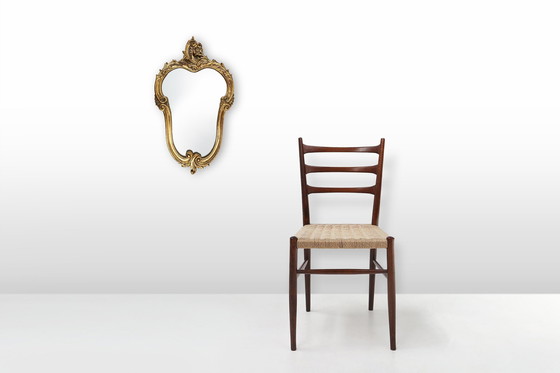 Image 1 of Miroir ovale belge du 20e siècle encadré d'or de style Louis XV