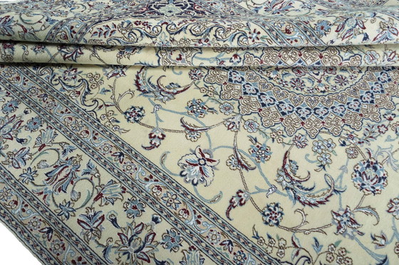 Image 1 of Tapis d'Orient Naïn 9La noué à la main avec de la soie - 345 X 245 Cm