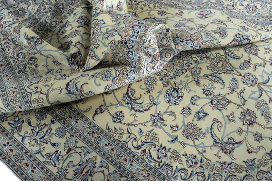 Image 1 of Tapis d'Orient Naïn 9La noué à la main avec de la soie - 345 X 245 Cm