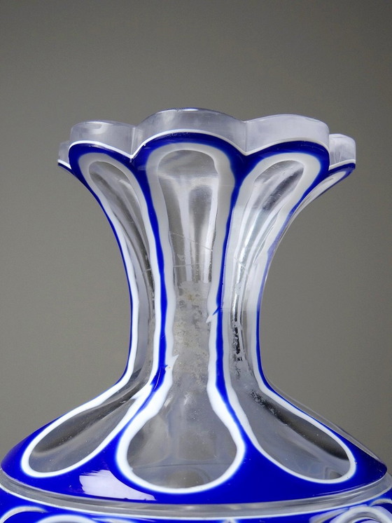 Image 1 of Rare Petit Vase Balustre Cristal "Overlay" Taillé Émail Bleu Et Blanc Ancien